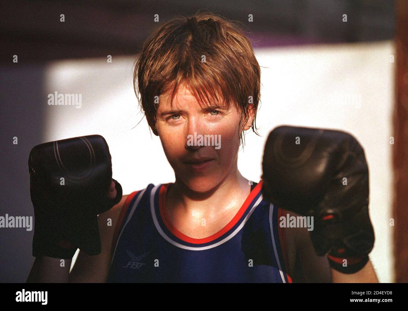 har en finger i kagen Clancy fusionere Irish Thai boxer Niamh Griffin strikes a pose during a workout at Bangkok's  Sor Vorapin Gym, April 12, 2002. Griffin, a former women's world Muay Thai  junior featherweight champion, has in five