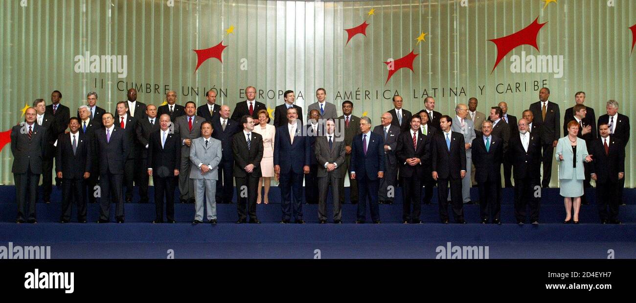 heads of state pose for family photo at the European Union-Latam summit in  Madrid May 17, 2002. (L-R, first row) French President Jacques Chirac, El  Salvador's President Francisco Flores, Costa Rican President