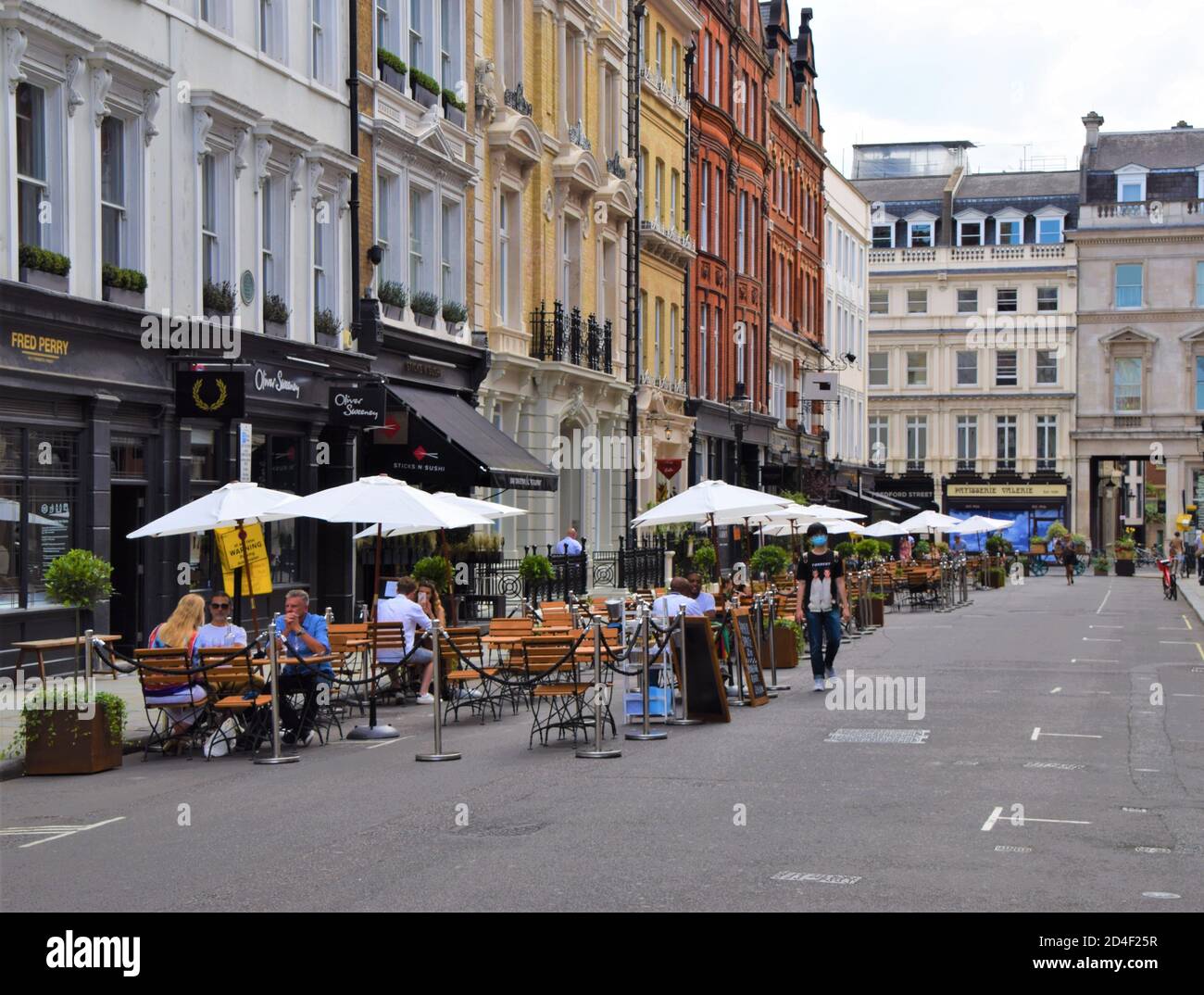 Outdoor street seating at restaurants in Covent Garden, London, 2020