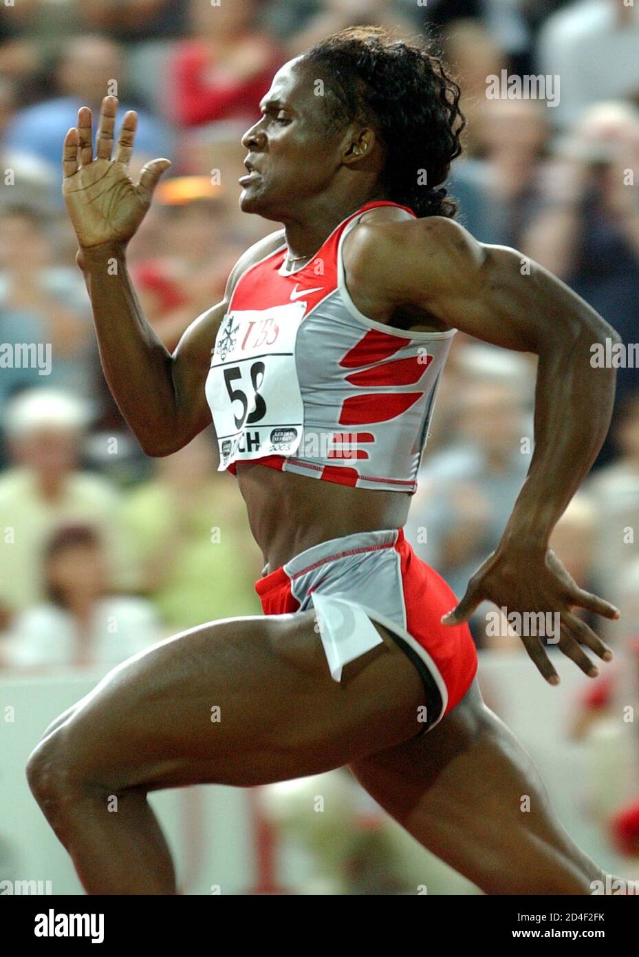 Mozambique's Maria Mutola speeds during the women's 800 meter race at the  ISAF IAAF Golden League