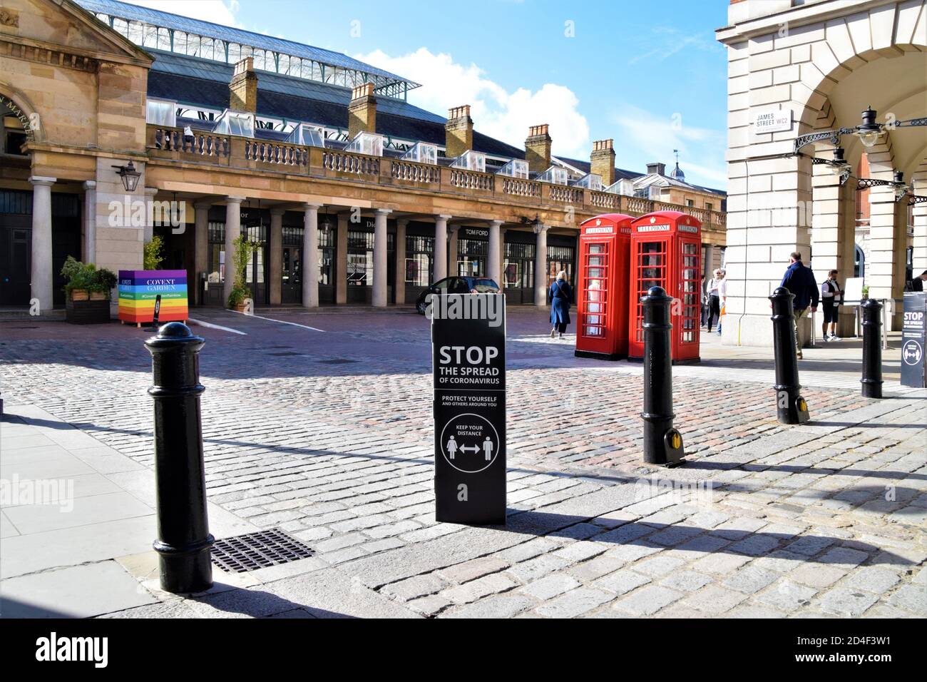 Stop The Spread Of Coronavirus social distancing street sign in Covent Garden, London 2020 Stock Photo