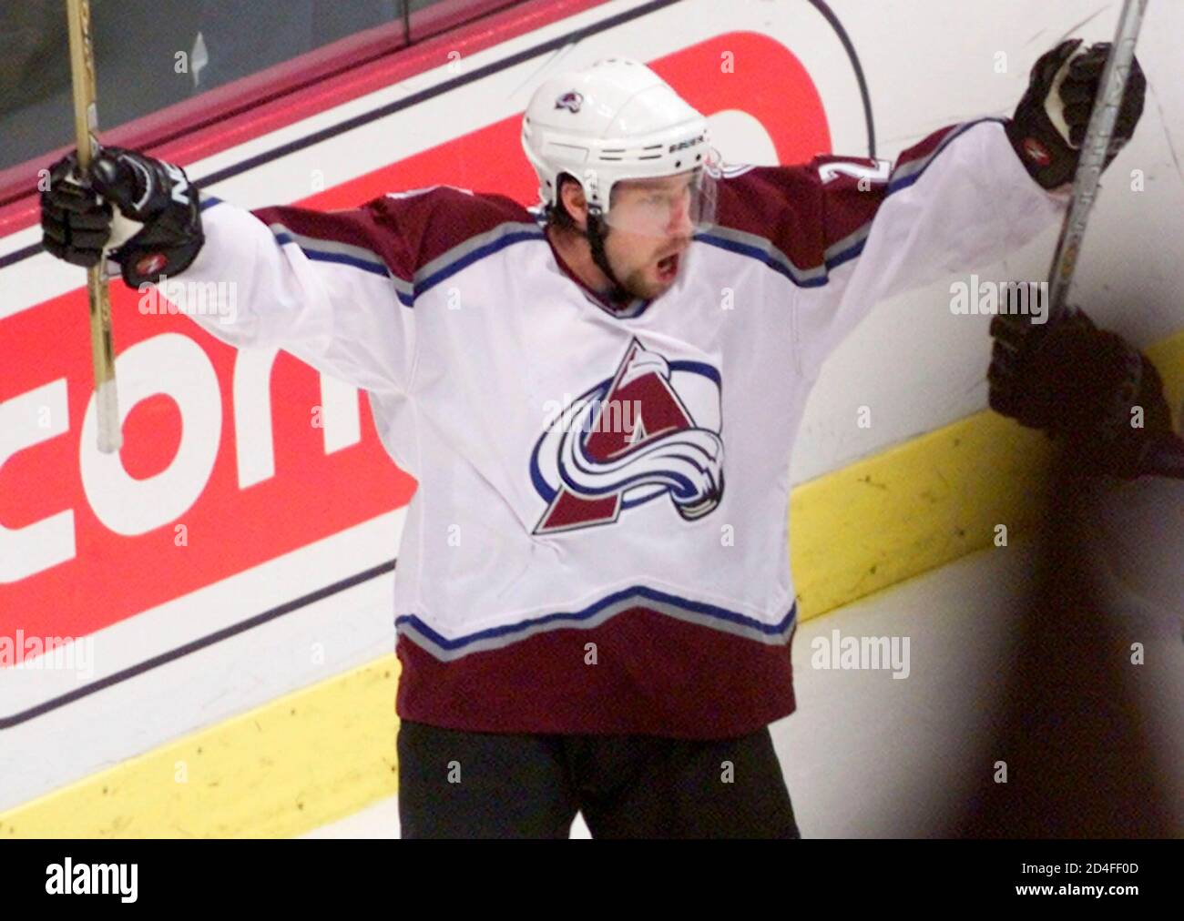 Colorado Avalanche Center Peter Forsberg High Resolution Stock Photography  and Images - Alamy