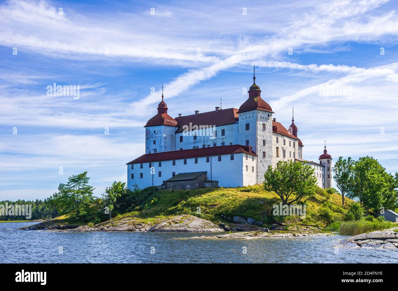 Castle in middle lake in hi-res stock photography and images - Alamy