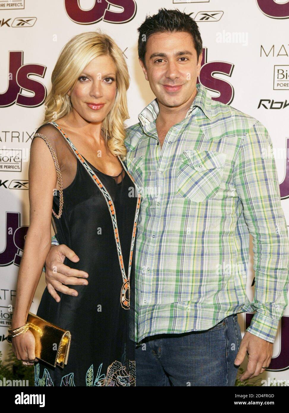 Tori spelling and husband charlie shanian hires stock photography and