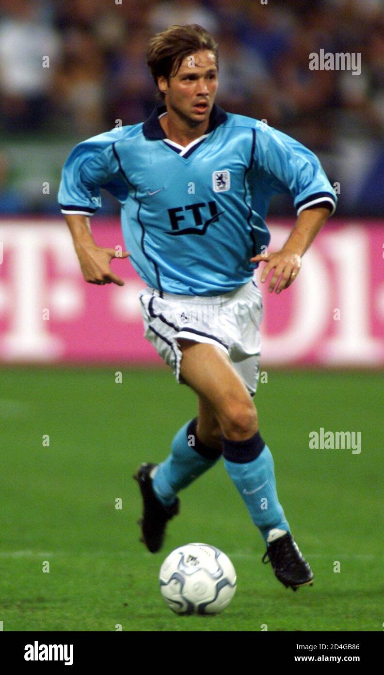 Harald Cerny of TSV 1860 Munich in action during the second leg Champions League qualifying match against Leeds United in Munich's Olympic Stadium, August 23, 2000. Leeds United won the match 1-0.  MAD Stock Photo