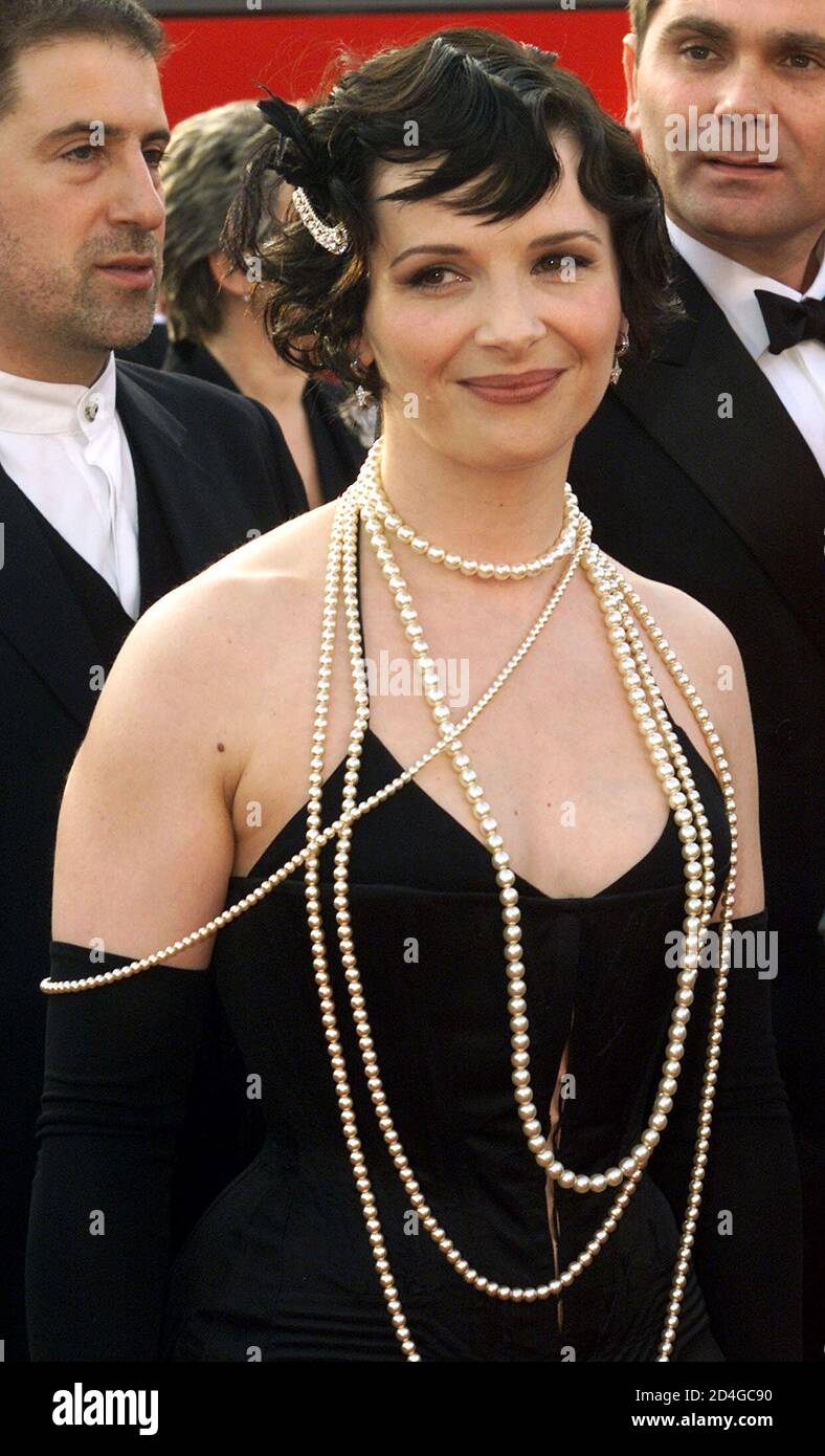 French actress Juliette Binoche arrives at the 73rd annual Academy