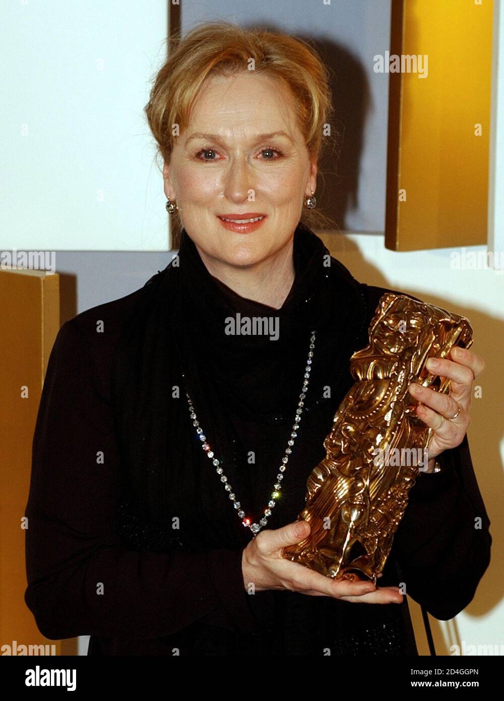 Meryl streep poses in hi-res stock photography and images - Page 3 ...