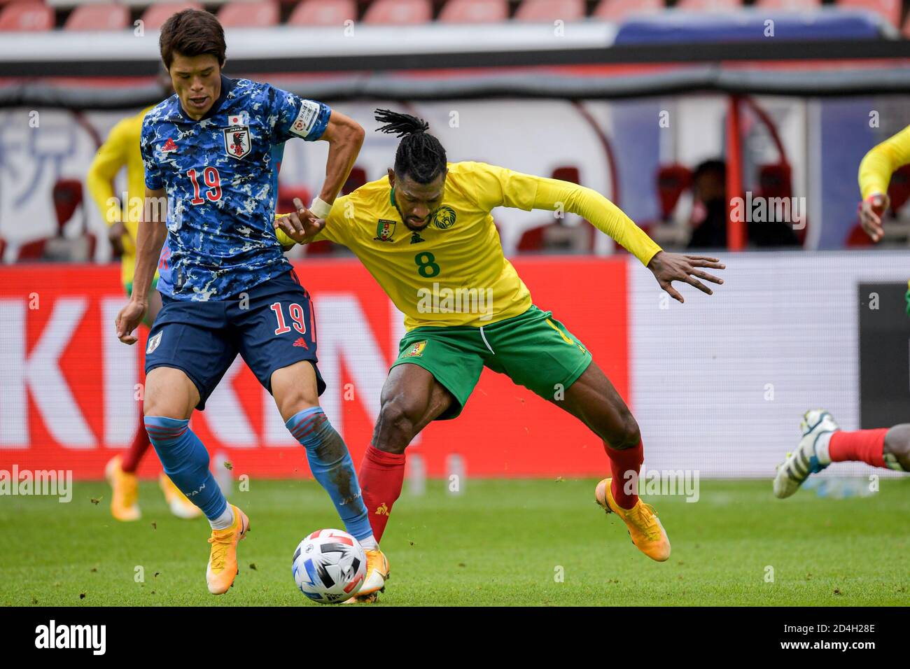 Utrecht Netherlands October 9 Hiroki Sakai Of Japan Andre Frank Zambo Anguissa Of Cameroon During The Friendly Match Between Japan And Cameroon On October 9 In Utrecht The Netherlands Photo