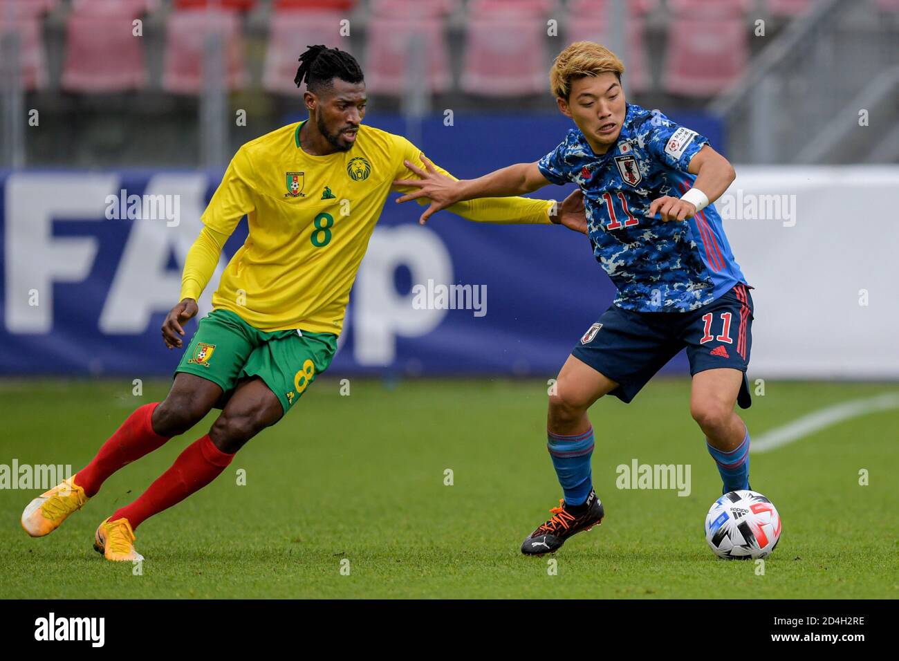 Utrecht Netherlands October 9 Andre Frank Zambo Anguissa Of Cameroon Ritsu Doan Of Japan During The Friendly Match Between Japan And Cameroon On October 9 In Utrecht The Netherlands Photo