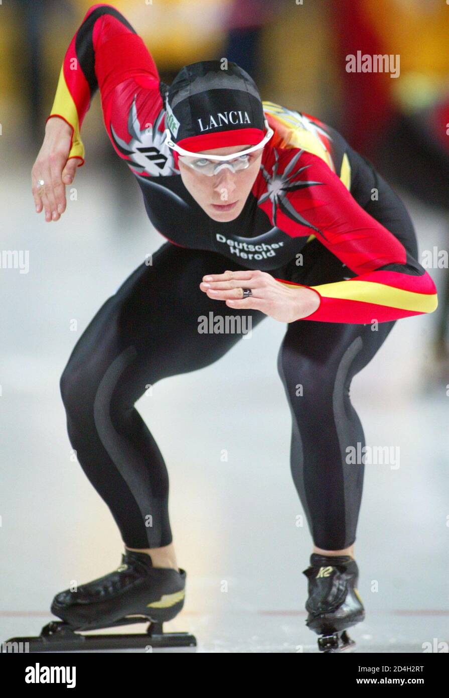 GERMANY'S FRIESINGER CONCENTRATES BEFORE THE 1000 METRES WORLD SINGLE DISTANCE SPEED SKATING