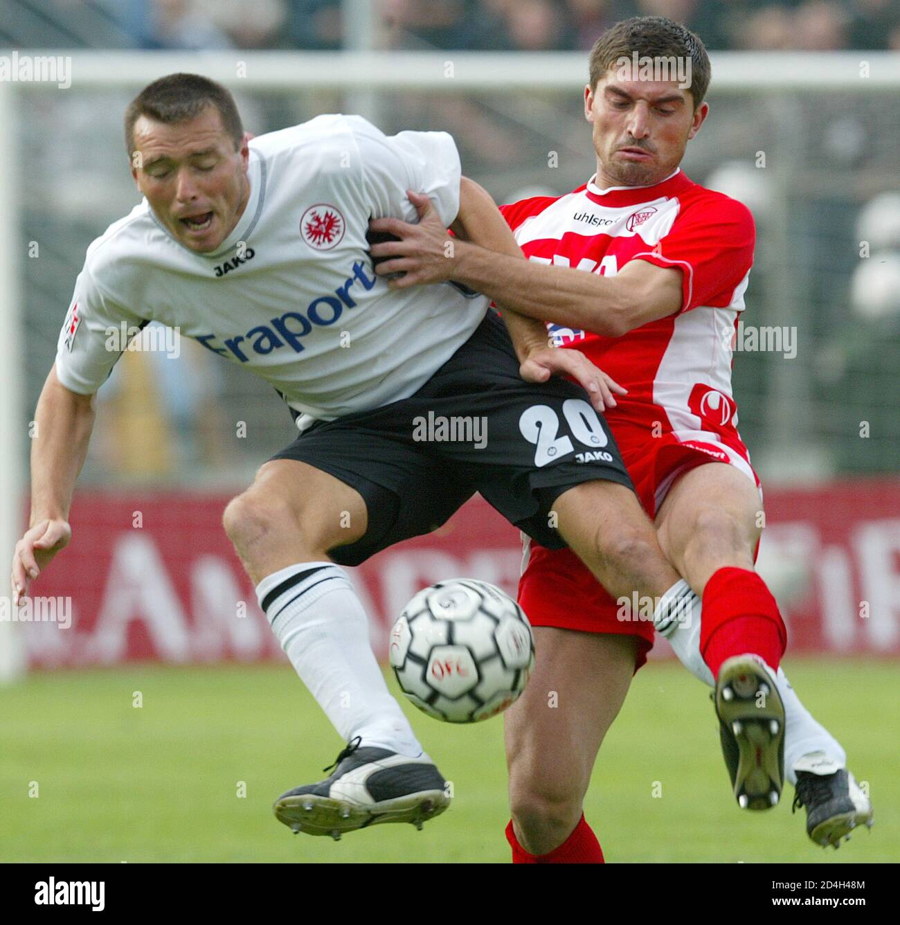 BARLETTA OF KICKERS OFFENBACH TACKLES BEIERLE OF EINTRACHT FRANKFURT DURING  GERMAN SOCCER CUP MATCH IN OFFENBACH Stock Photo - Alamy