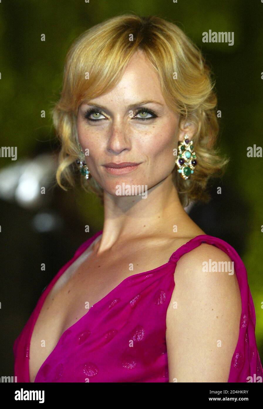 - PHOTO TAKEN 29FEV04 - Model Amber Valletta arrives at the Vanity Fair