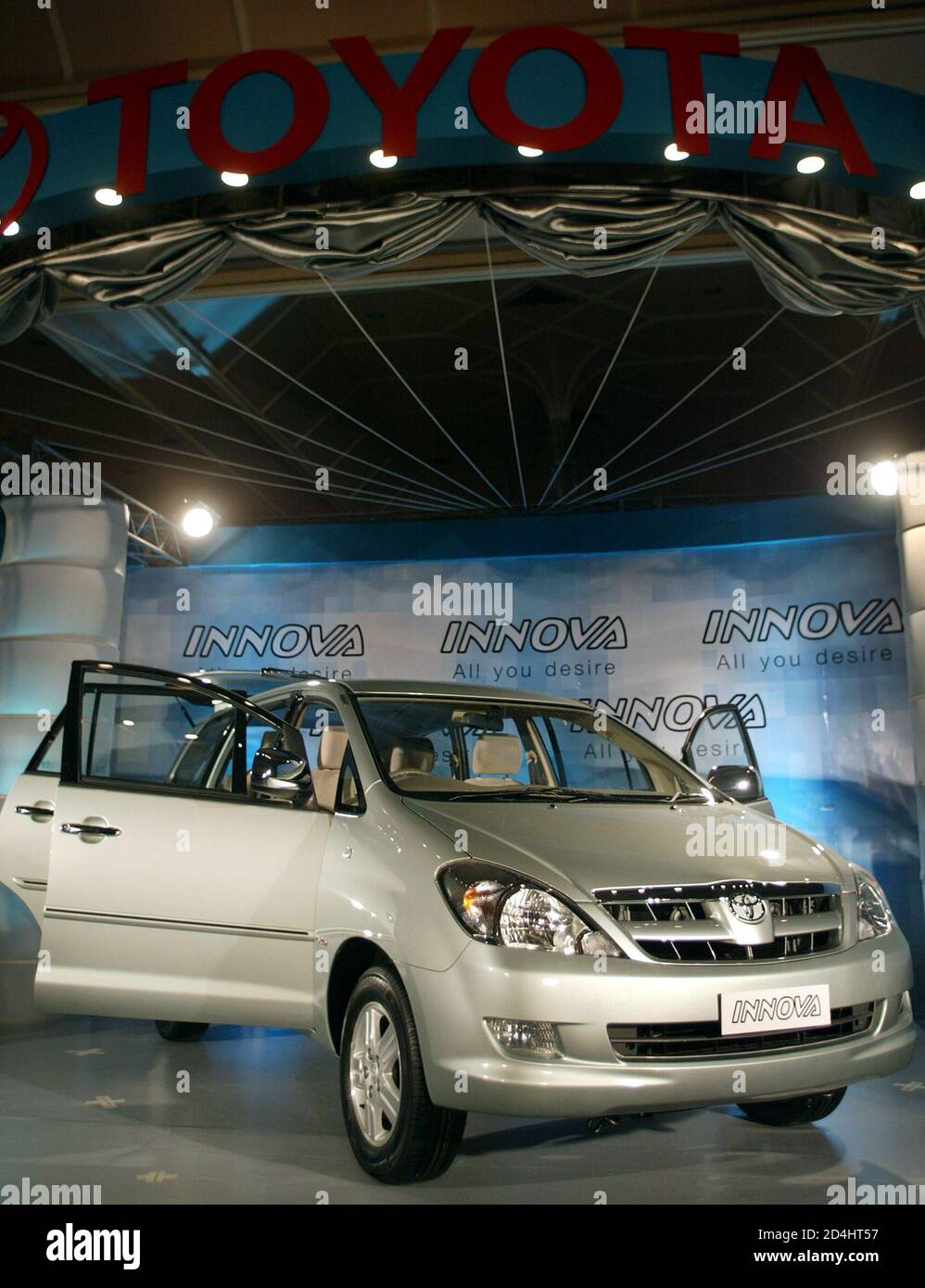 Toyota Innova Car High Resolution Stock Photography And Images Alamy