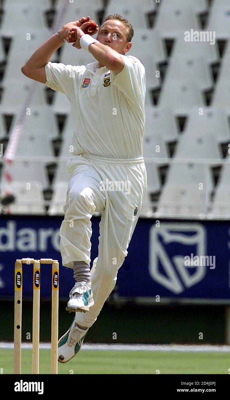 Allan donald 2002 hi-res stock photography and images - Alamy