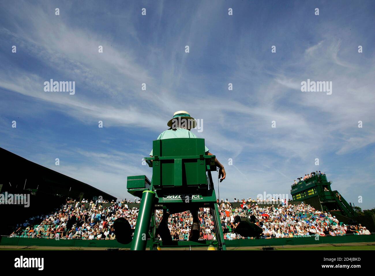 Wimbledon umpire chair hi-res stock photography and images - Alamy