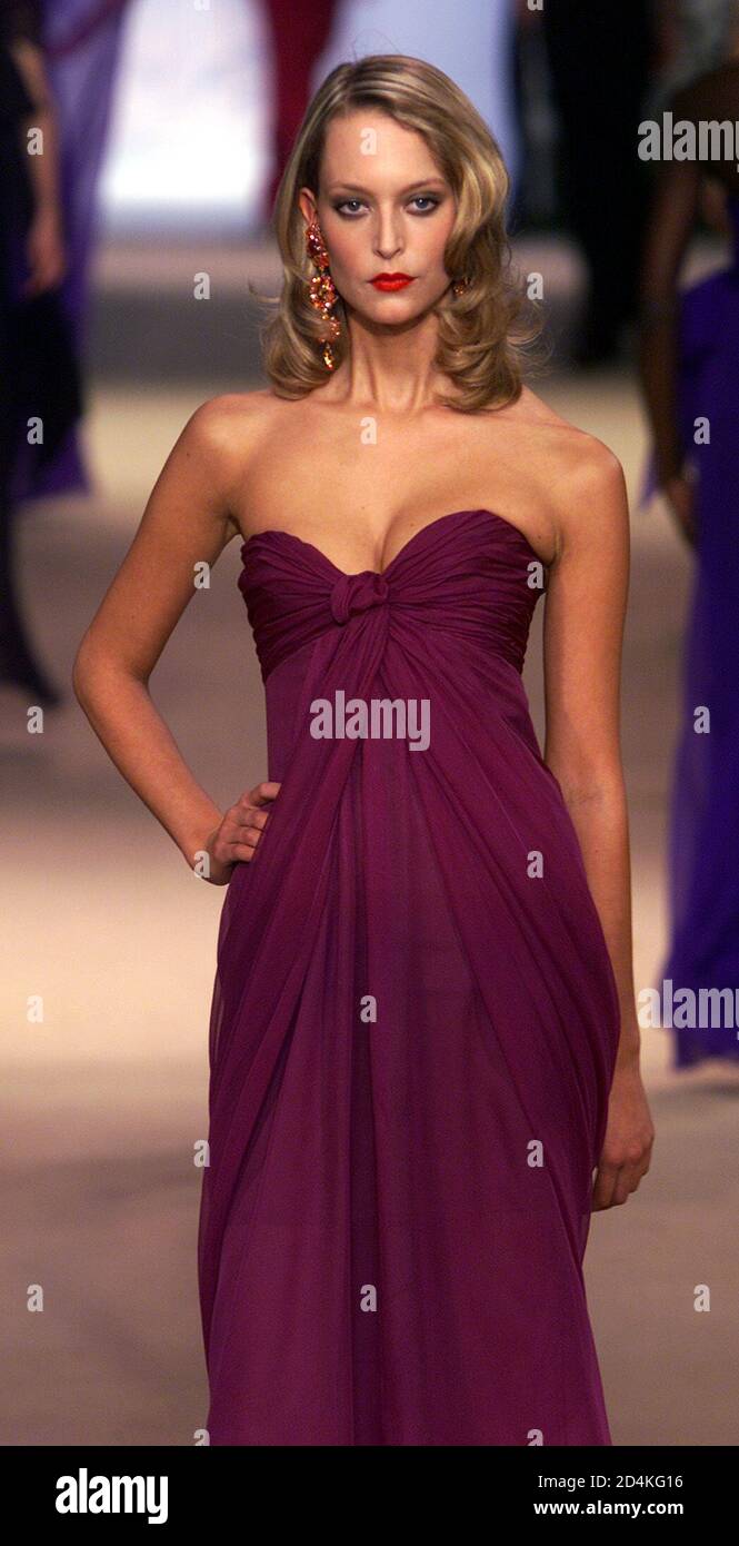 New Fashion Style From France Three Young Women Wearing Jupes Pantalons Stride Confidently Porte Dauphine Paris Stock Photo Alamy