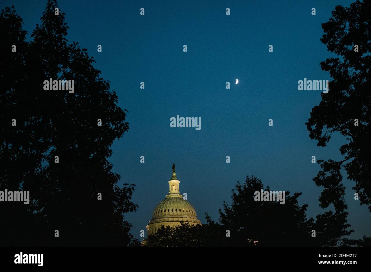 dome of the US capitol building at night Stock Photo