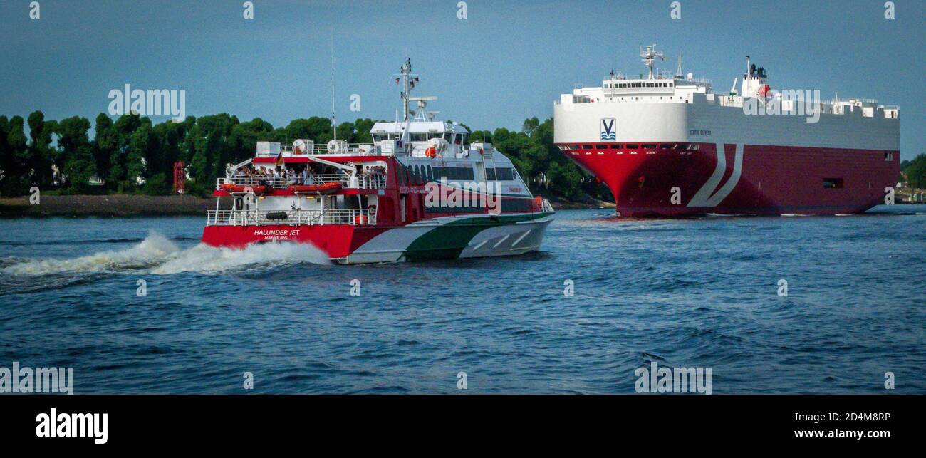 Boat boats ship ships hi-res stock photography and images - Alamy