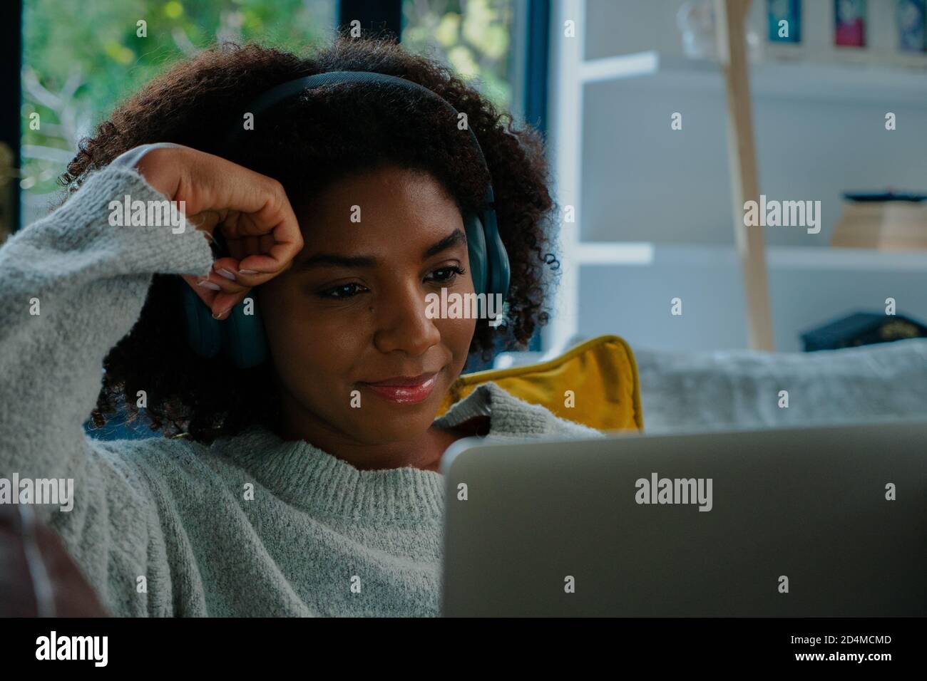 Black woman laptop writing student hi-res stock photography and images ...