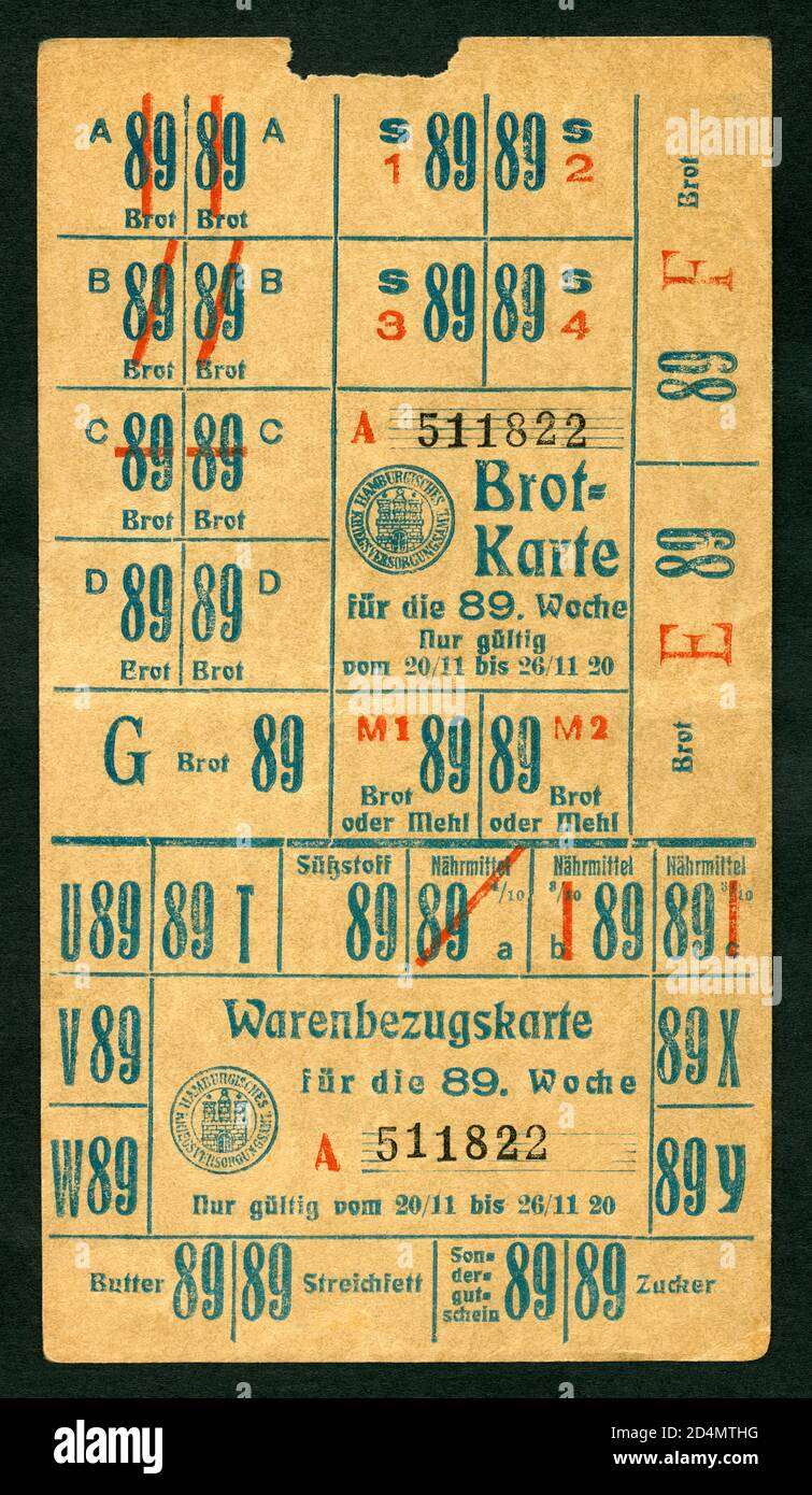 Europa, Deutschland, Hamburg, Zeit nach dem 1. Weltkrieg  , Lebensmittelkarte für Brot ( Brotkarte ) , herausgegeben vom Hamburgischen Kriegsversorgungsamt , gültig vom 20. 11. bis 26. 11. 1920 ,  Größe 8,2 cm x 15 cm , Motiv darf nur für journalistische oder wissenschaftliche Zwecke genutzt werden, Rechte werden nicht vertreten .  /  Europe, Germany, Hamburg, time of WW I  , ration stamps for bread , published by the war social security office of Hamburg,  valid from 20. 11. to 26. 11. 1920 ,  size 8,2 cm x 15 cm ,  image only for journalistic or academic use, there are no rights . Stock Photo