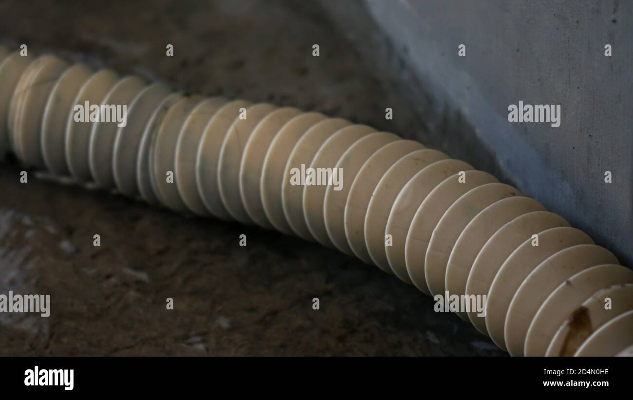 Broken washing machine hose hires stock photography and images Alamy