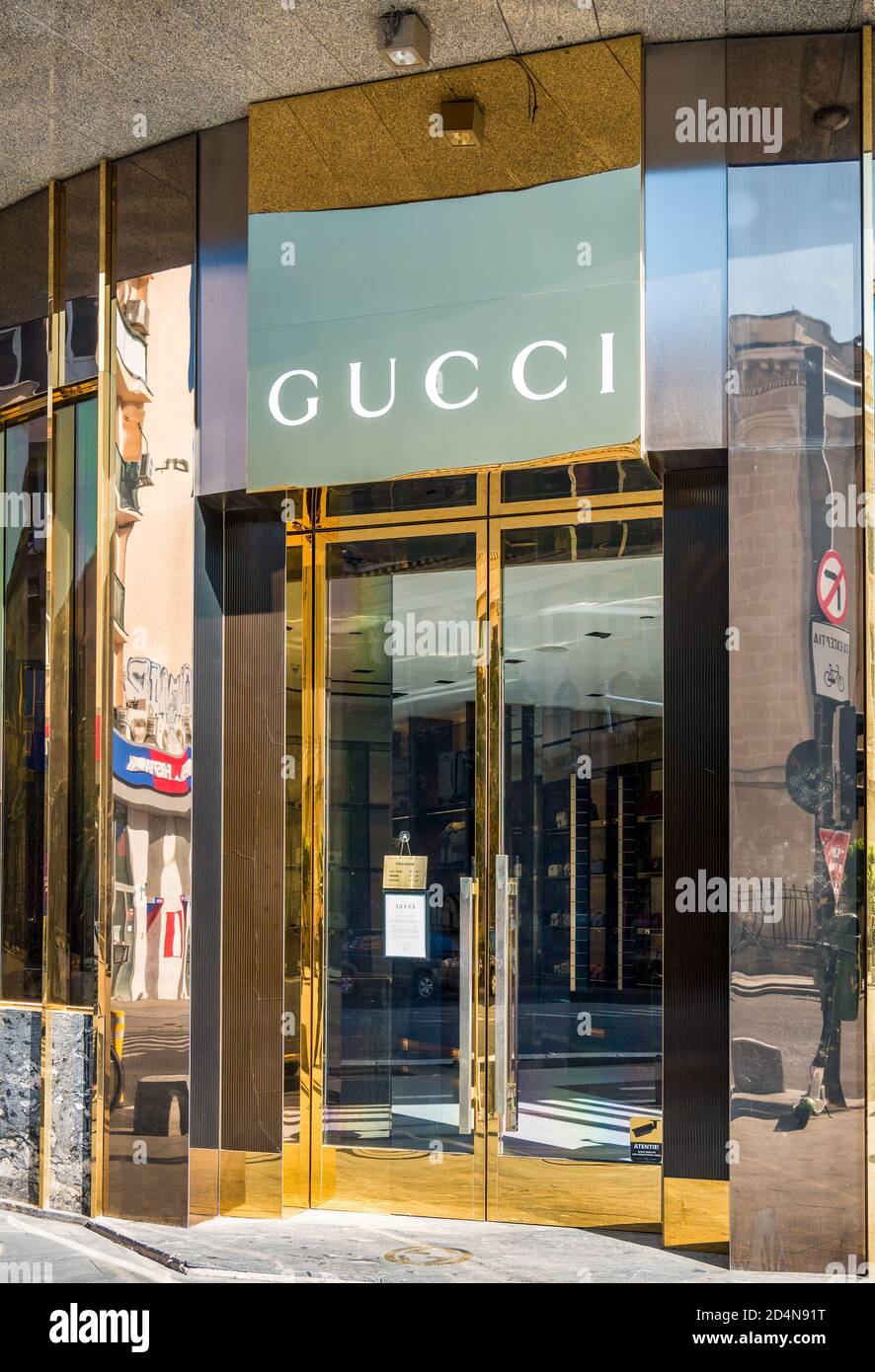 Bucharest/Romania - 09.27.2020: Gucci storein the center of Bucharest.  Golden doors at the entrance of a Gucci store Stock Photo - Alamy