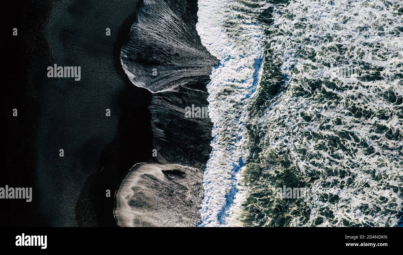 Abstract black white waves hi-res stock photography and images - Alamy