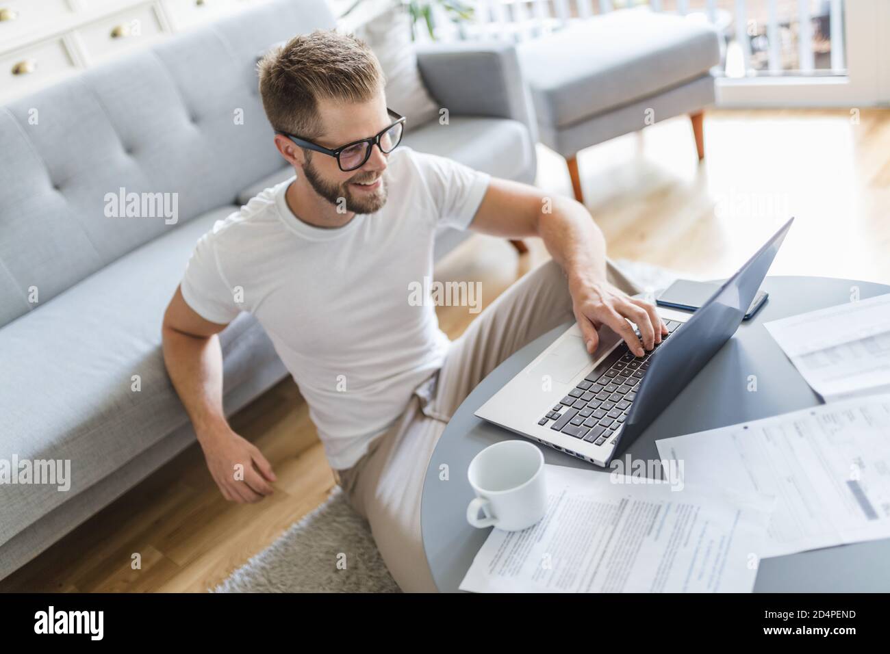 Office work during pandemic covid hi-res stock photography and images ...