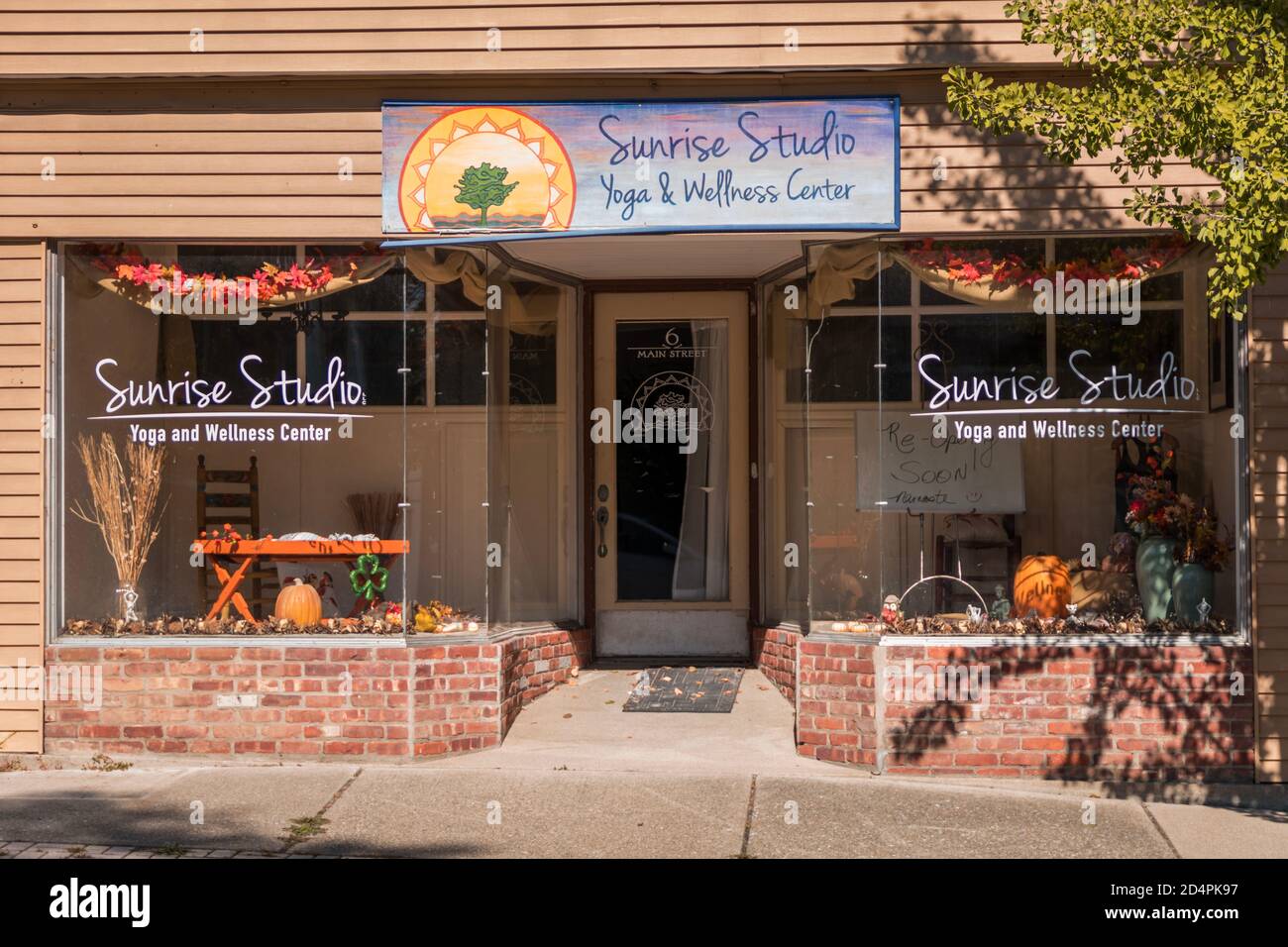 Branchville, NJ / USA - October 9, 2020: Sunrise Studios storefront temporary closed for Covid-19 on a fall day Stock Photo