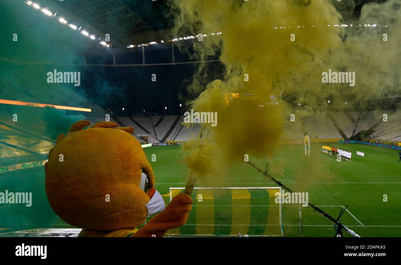 9th October 2020; Arena Corinthians, Sao Paulo, Sao Paulo, Brazil; FIFA World Cup Football Qatar 2022 qualifiers; Brazil versus Bolivia; Canarinho, mascot of Brazil Stock Photo