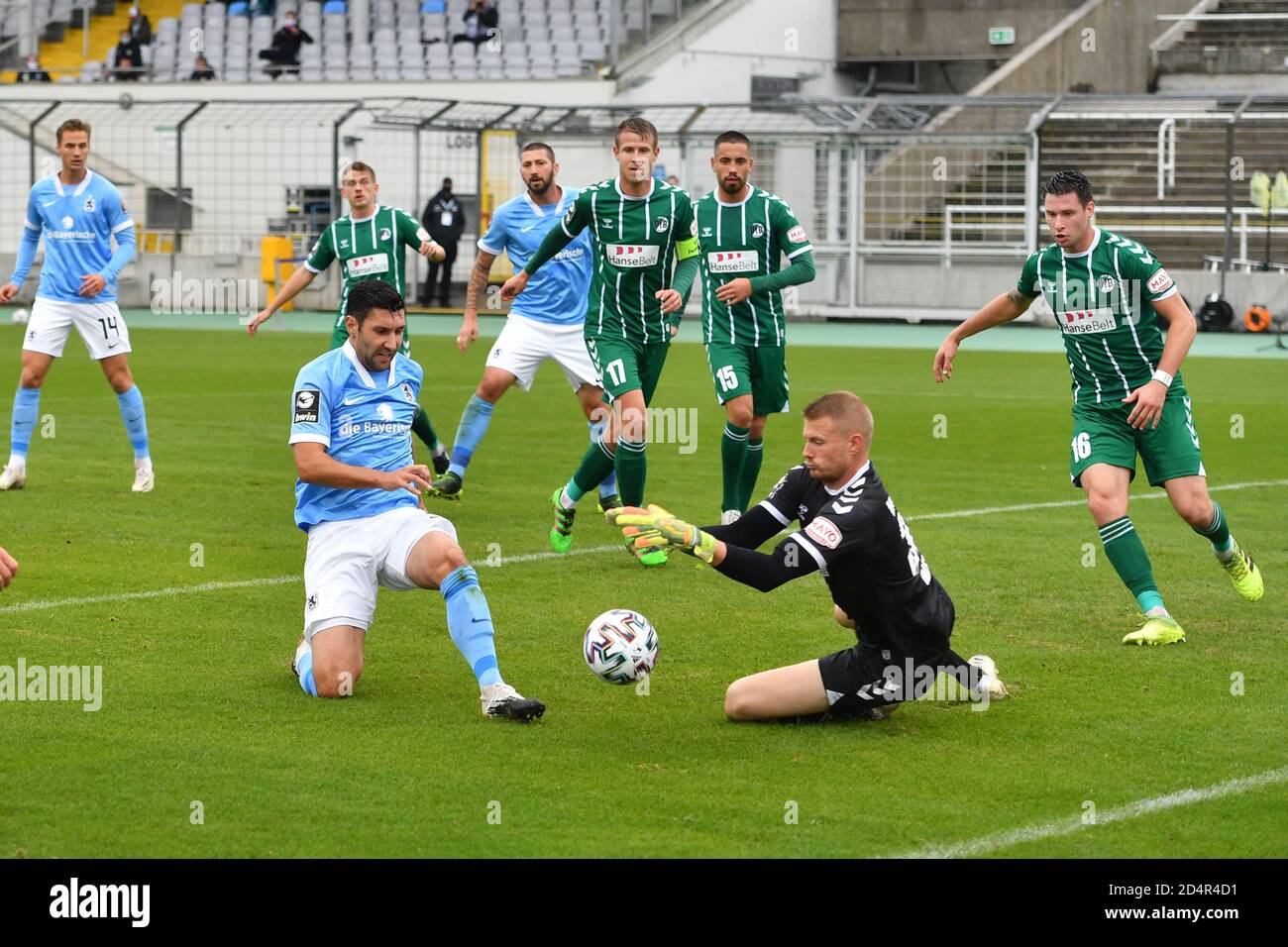 Penalty area scene, Stefan SALGER (TSV Munich 1860) heads the ball away,  action, duels. Soccer 3rd league, Liga3, TSV Munich 1860 - SC Verl on April  10th, 2021 in Muenchen GRUENWALDER STADION.
