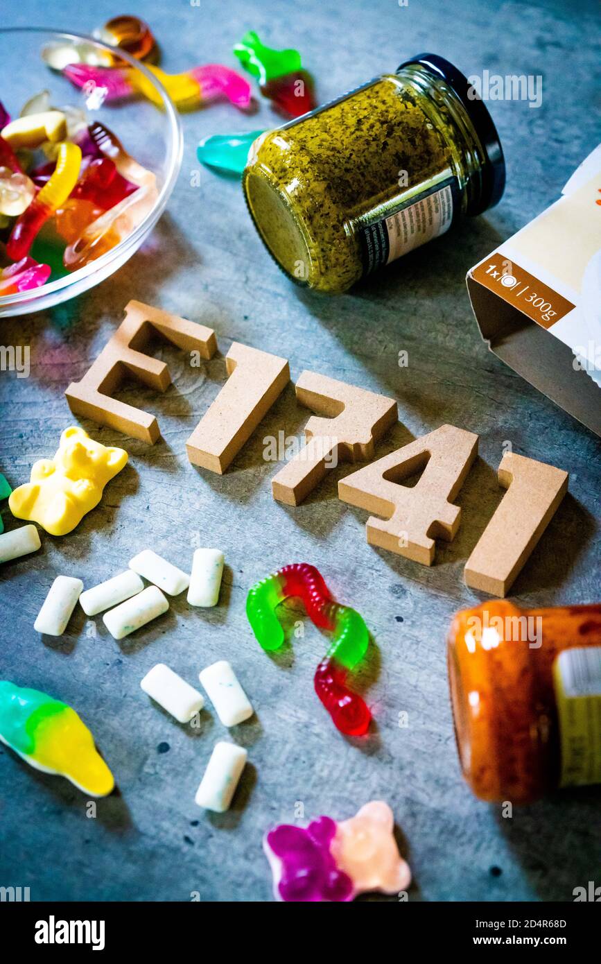 Titanium dioxide hires stock photography and images Alamy