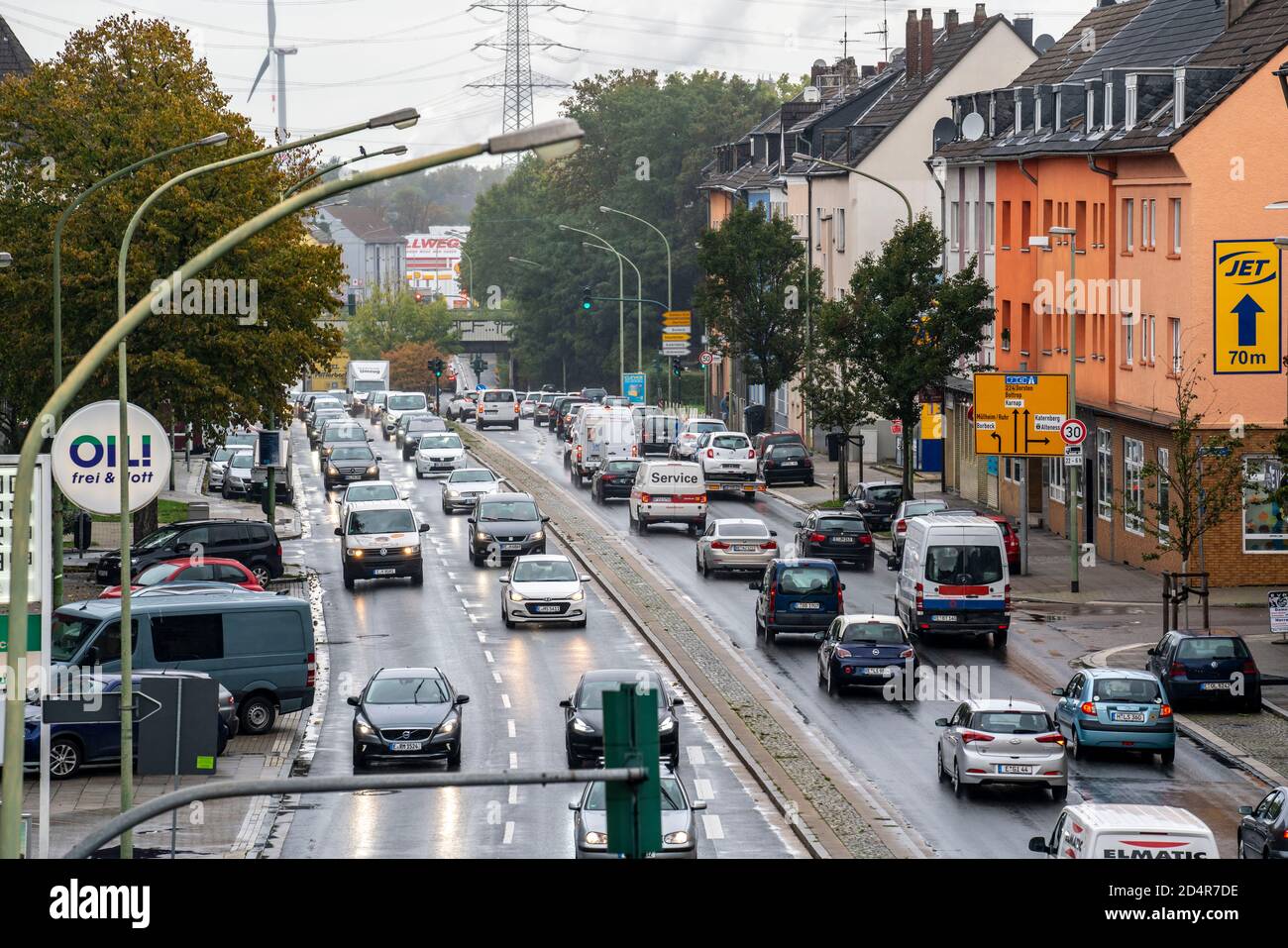 Gladbecker Strasse, federal road B224, in the north of Essen, heavy