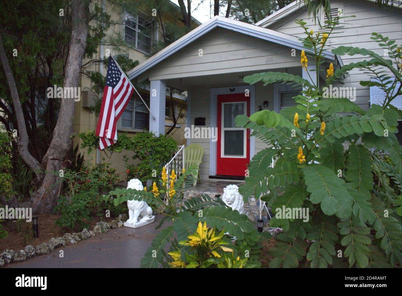 Entrance of a typical american house Stock Photo Alamy