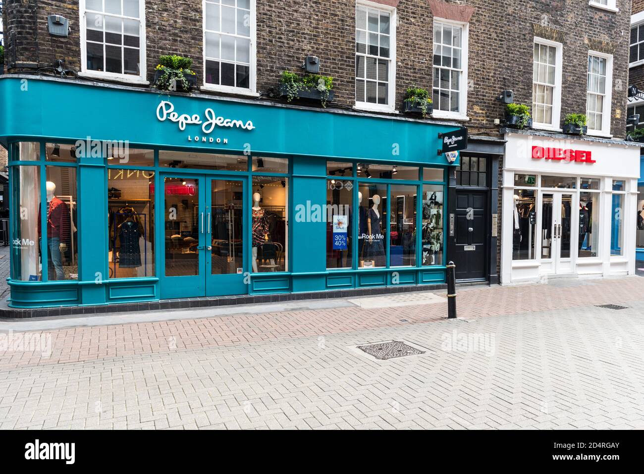 Pepe jeans hi-res stock photography and images - Alamy