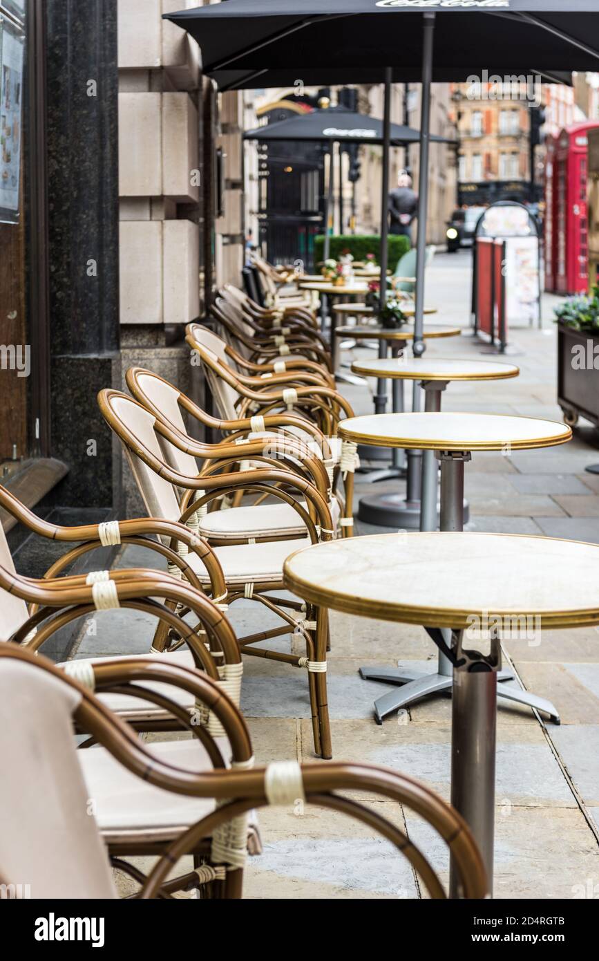 Alfresco Outdoor cafe and restaurant seating in London Haymarket Stock Photo