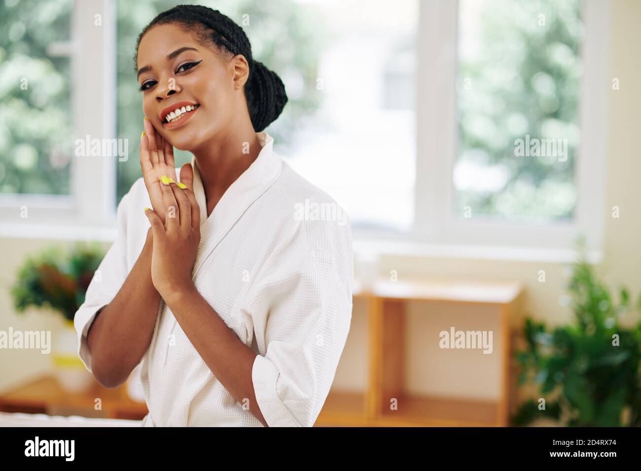 Black skin woman hi-res stock photography and images - Alamy