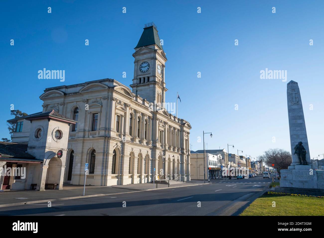 Thames Street, Oamaru, with Waitaki District Council building and war memorial, Otago, South Island, New Zealand. Stock Photo