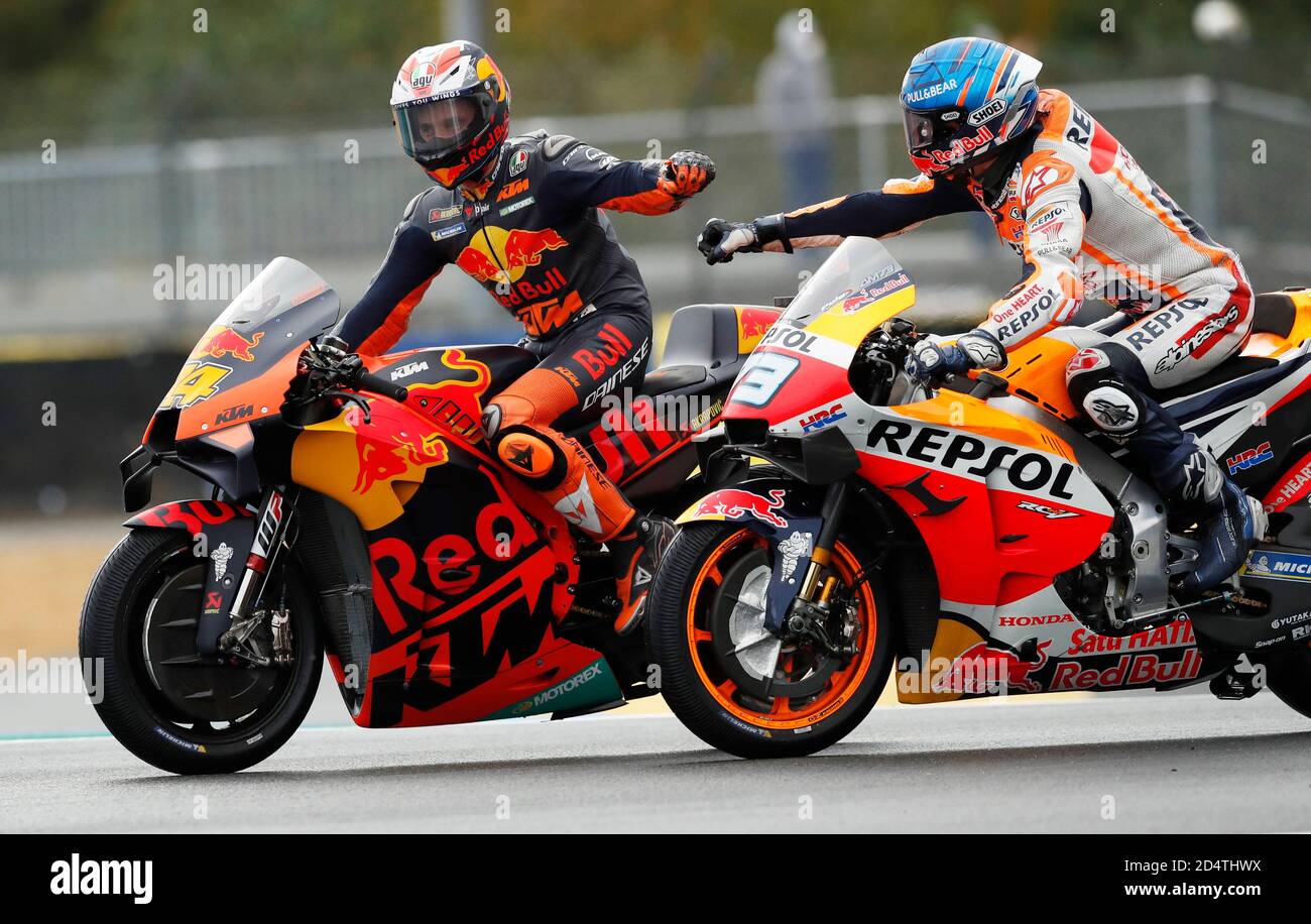 MotoGP - French Grand Prix - Circuit Bugatti, Le Mans, France - October 11,  2020 Third placed Pol Espargaro of Red Bull KTM Factory Racing celebrates  with second placed Alex Marquez of