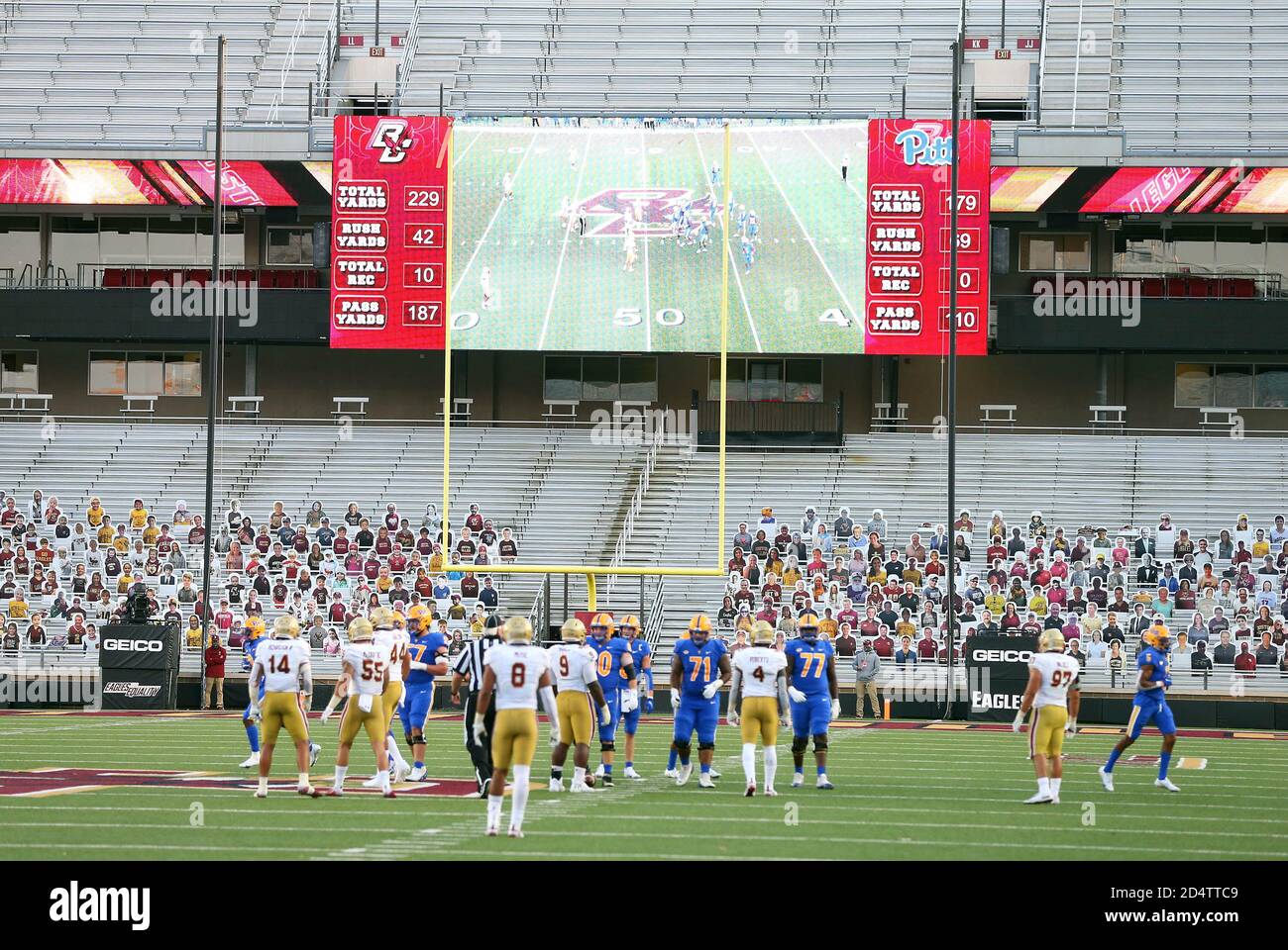 Jumbotron football hi-res stock photography and images - Alamy