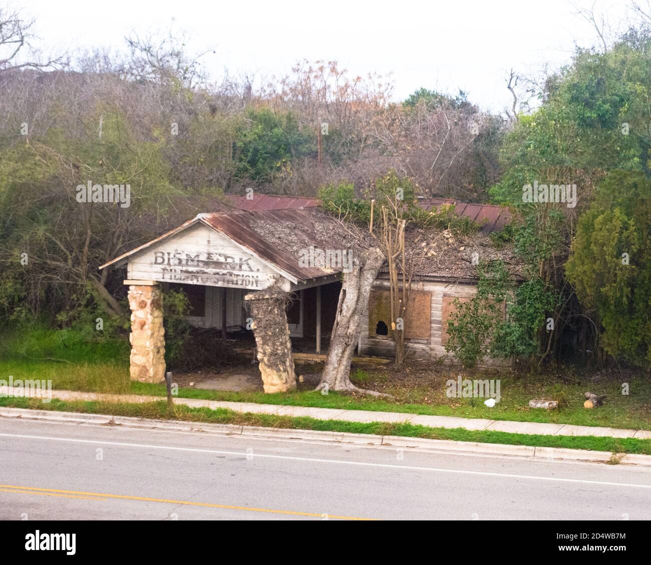 CAPTION, Bismark Filling Station and Lunchroom, Old Post Road,  San Marcos, Texas Stock Photo
