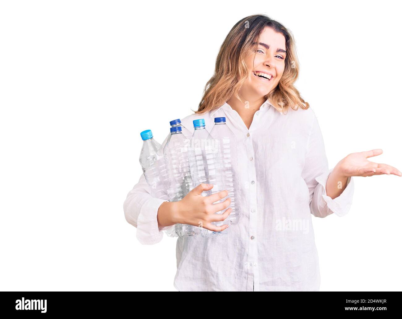 Female hands plastic bottles hi-res stock photography and images - Alamy