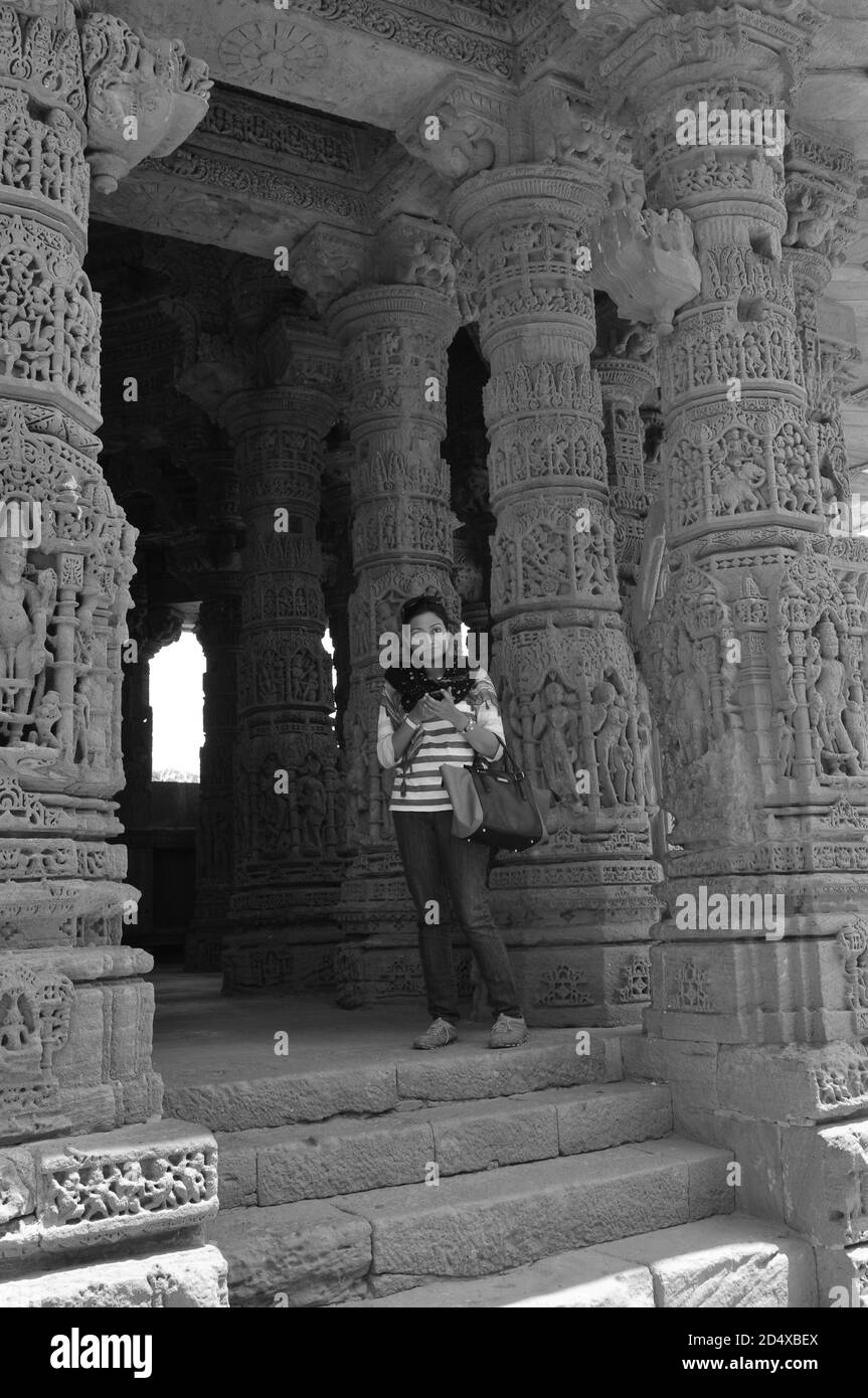 Der rund 1030 nach Chr. erbaute Hindu Sandstein Sonnentempel  in Modhera im Bundesstaat Gujarat, Indien | The Sandstone Sun temple at Modhera in Gujar Stock Photo