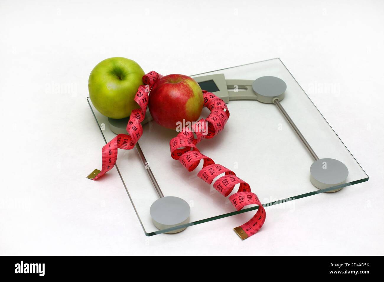 Apples On Red Scales Stock Photo - Download Image Now - Fruit, Weight Scale,  Apple - Fruit - iStock