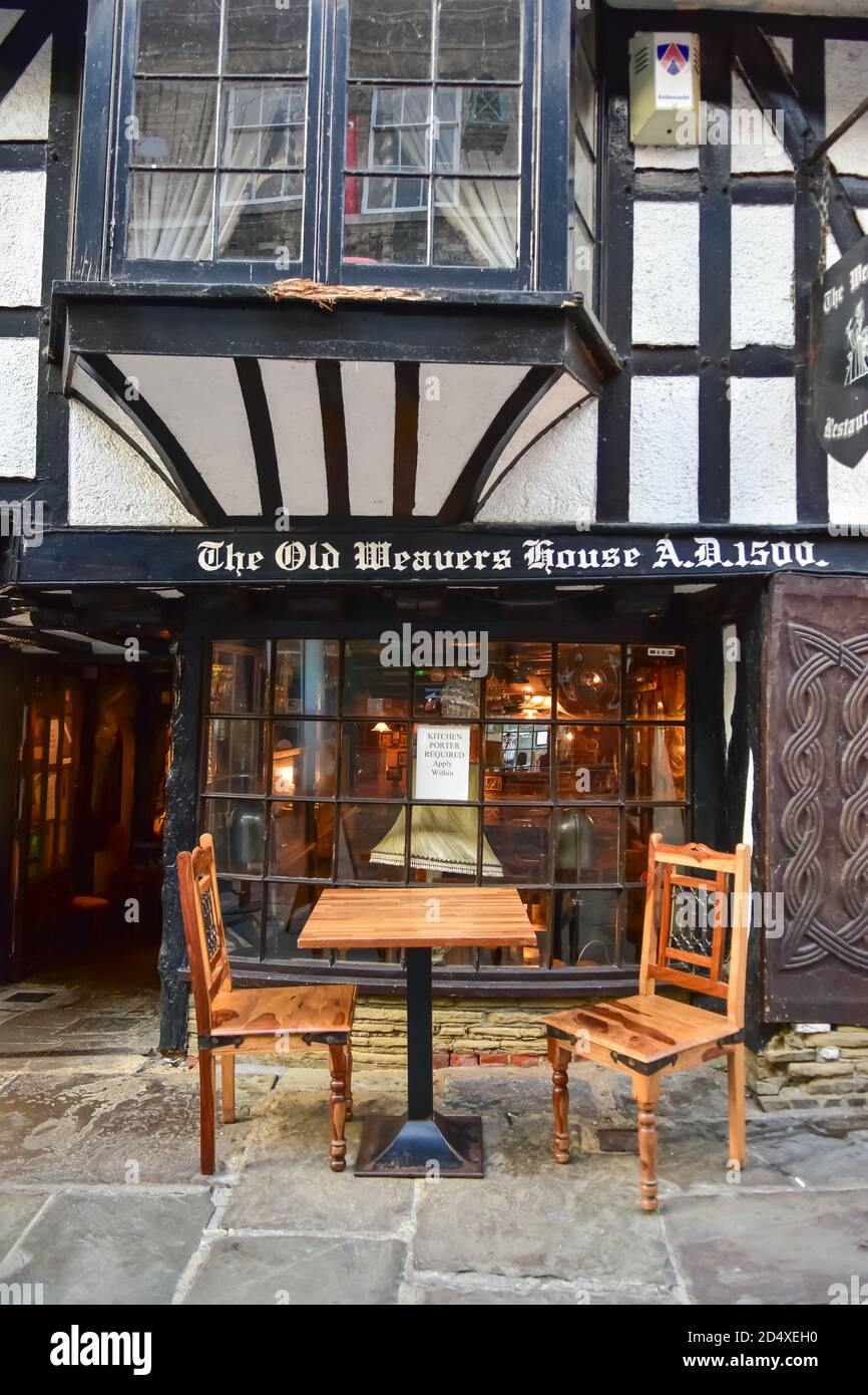 Built in 1500, the Old Weavers' House is now a restaurant in the old town of Canterbury, England Stock Photo