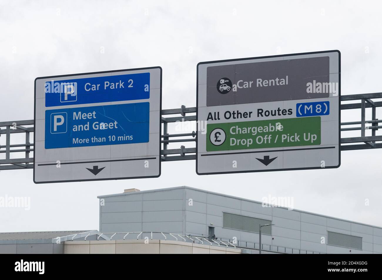 Glasgow Airport chargeable drop off / pick up sign and meet and greet signs, Glasgow, Scotland, UK Stock Photo