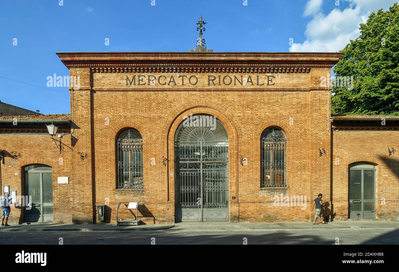 Façade of the former Mercato Rionale of Camollia district, built in 1907 in the historic centre of Siena, Unesco World Heritage Site, Tuscany, Italy Stock Photo