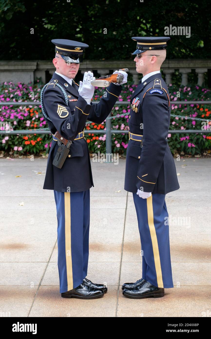 Arlington National Cemetery > Explore > Changing of the Guard