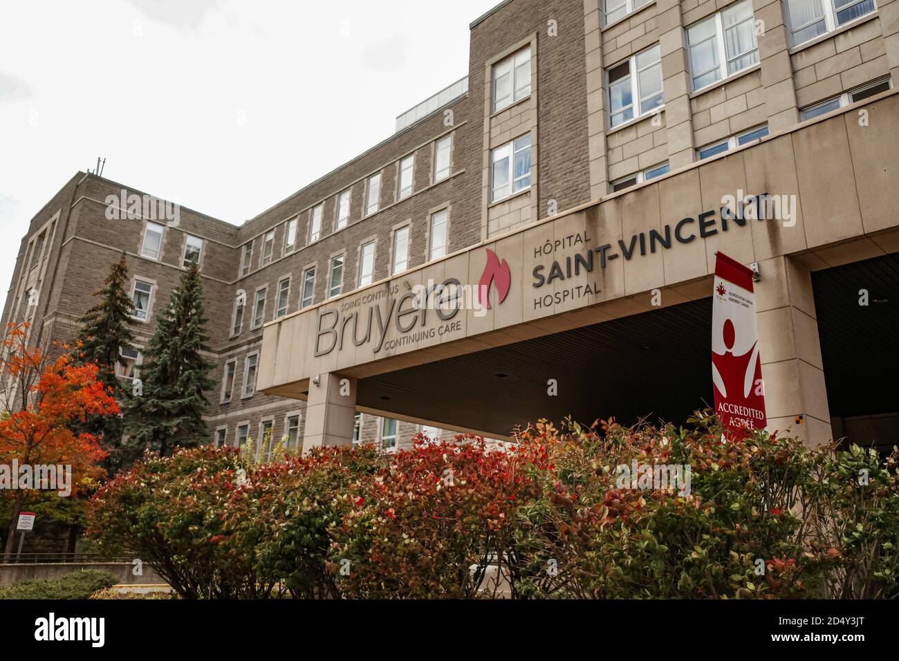 Ottawa, Ontario, Canada - October 8, 2020: St. Vincent Hospital, an Elisabeth Bruyere Hospital long-term care facility on Cambridge Street in Ottawa. Stock Photo
