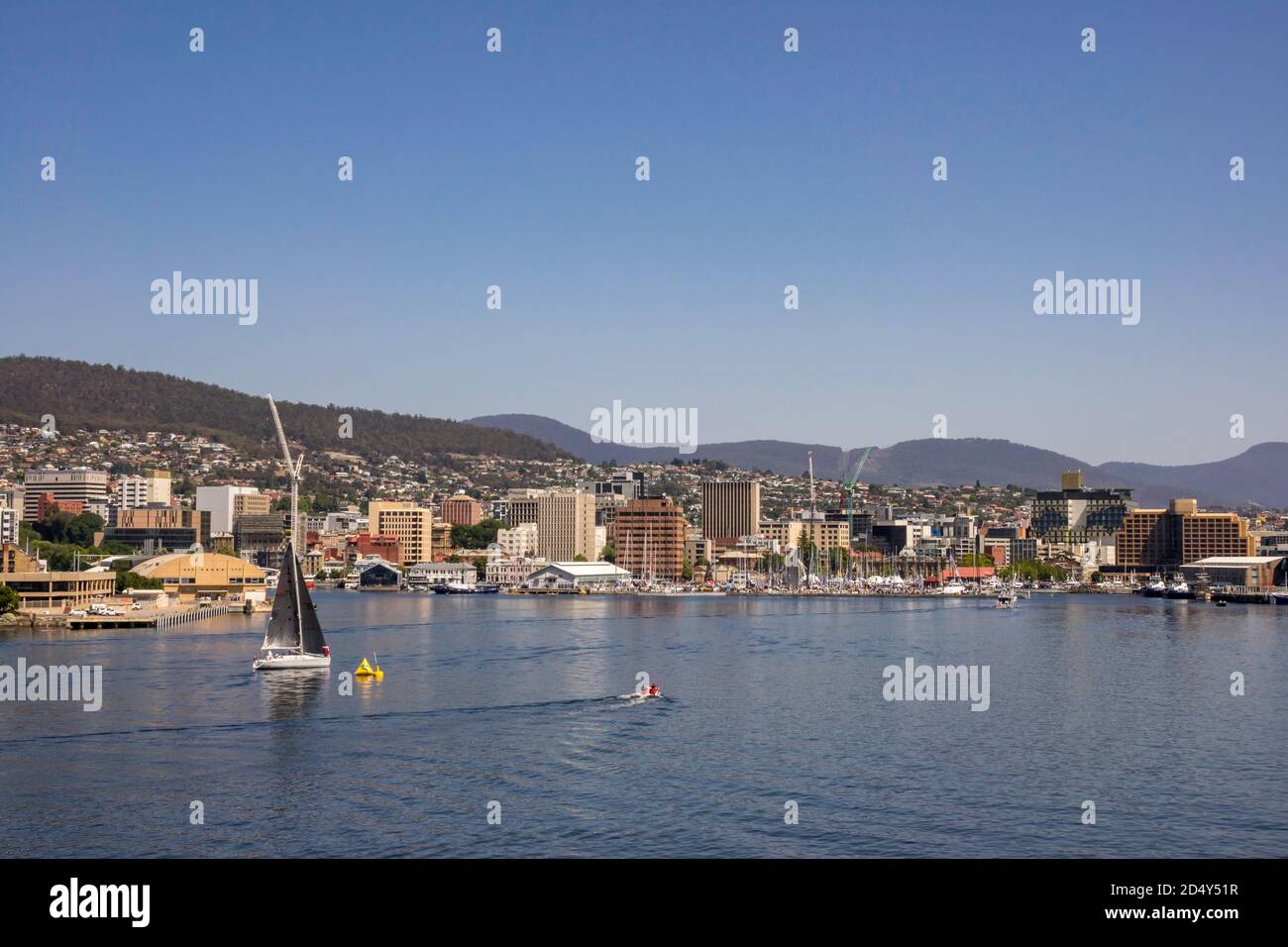 Crystal Cutter III crosses the finish line in the 2019 Rolex Sydney to